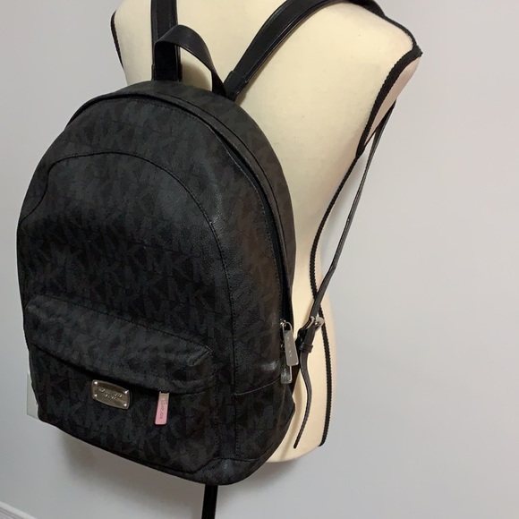 Micheal Kors back pack - Picture 2 of 9